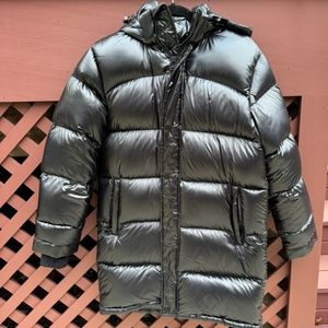 Aritizia super puff mid - hi-gloss black (small)